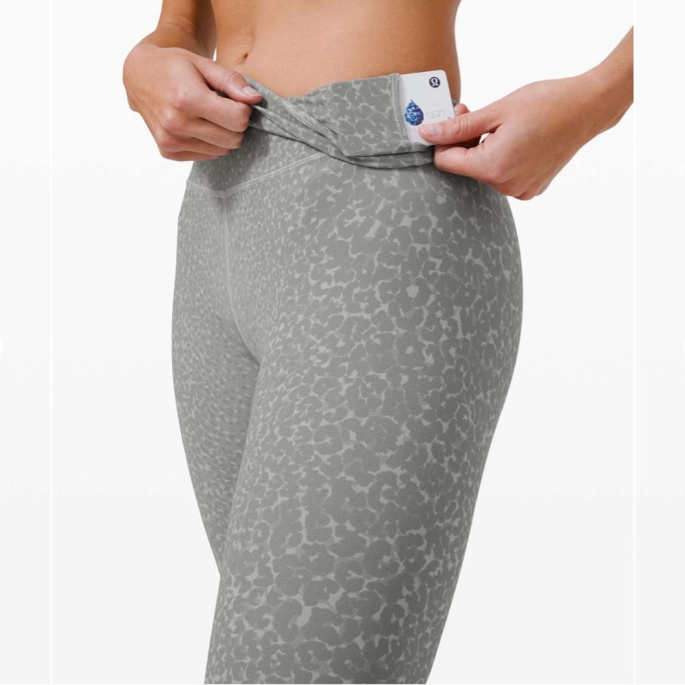 Lululemon Align pant 28”engineer print city camo silver size 6 W5BYZS